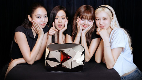 BLACKPINK Raih 100 Juta Subscribers YouTube, Pamer Red Diamond Play Button