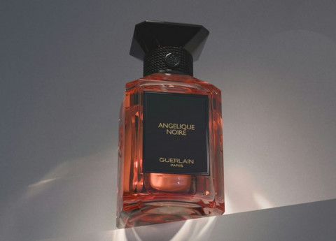 Dilema Mau Wangi Pas Ibadah: Parfum Beralkohol Bikin Salat Gak Sah?