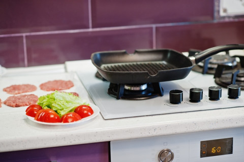 Intip Harga dan Fitur Kompor Tanam Rinnai 2 Tungku