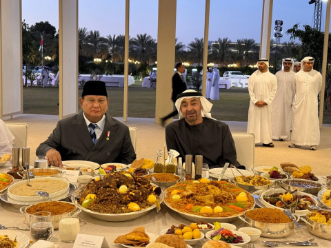 Prabowo Buka Puasa Bersama MBZ di Qasr Al Bahr, Bahas Kerja Sama Strategis RI-UEA