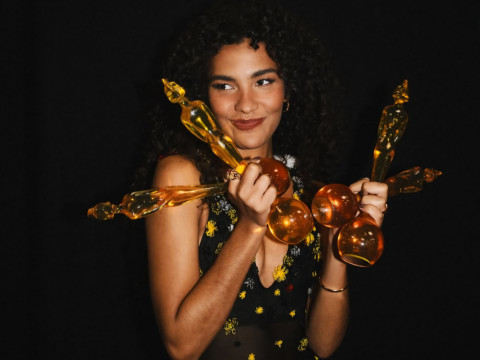 Olivia Dean Borong 4 Piala BRIT Awards 2026