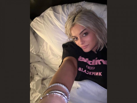 Bebe Rexha Klarifikasi Rumor Kolaborasi dengan BLACKPINK