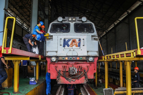 ​Pengecekan Lokomotif di Depo Cipinang Jelang Angkutan Lebaran 2026
