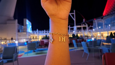 Pulang dengan Mewah! Begini Cara Dapat Gelang Gratis di Disney Adventure