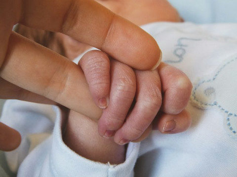 Bayi Baru Lahir Banyak Gaya! Ini 5 Refleks Gemas Tanda Si Kecil Normal