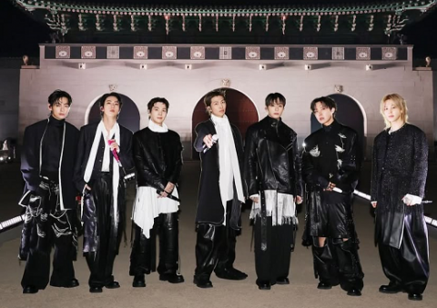 BTS Comeback! Desainer Ungkap Makna Dibalik Kostum Monokrom Para Member yang Ikonik