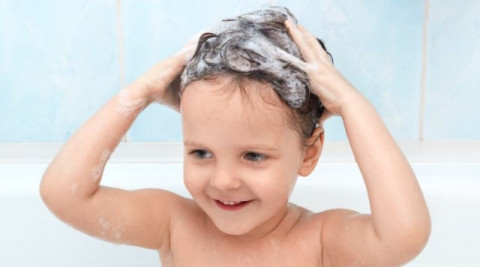 Spill Tips Mandi Balita Antidrama Biar Si Kecil Tetap Chill