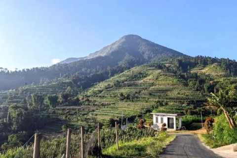 Masih di Kampung Halaman? Boleh Kali Tektok Gunung Estetik Pas Lagi di Jateng Nih