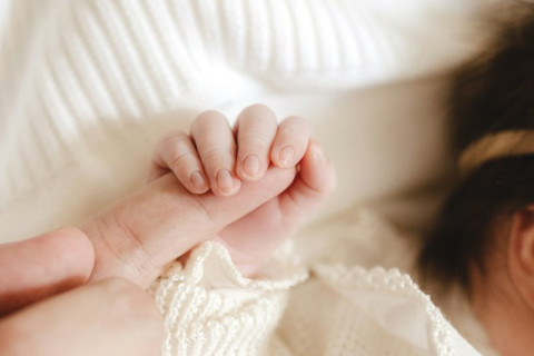 Tips Jitu Biar Bayi Gak Gampang Kaget Pas Lagi Bobo Cantik