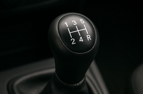 Cara Menghemat Penggunaan BBM di Mobil Manual