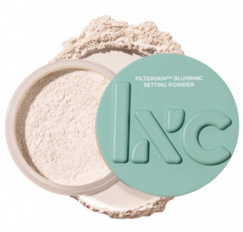 Bye-bye Kilap Wajah! Rekomendasi Bedak Tabur yang Bikin Makeup Awet Pol