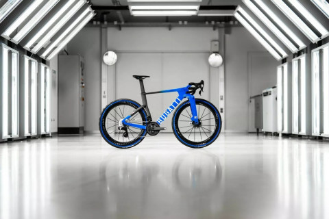 Bugatti Hadirkan Sepeda Balap Serat Karbon Factor One