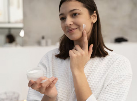 Sunscreen vs Sunblock, Jangan Sampai Salah Pilih, Ini Bedanya!