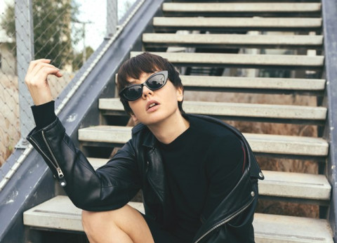 Lagi Nyari Tau Arti Nonchalant, Biar Tetap Nyambung Pas Nongkrong