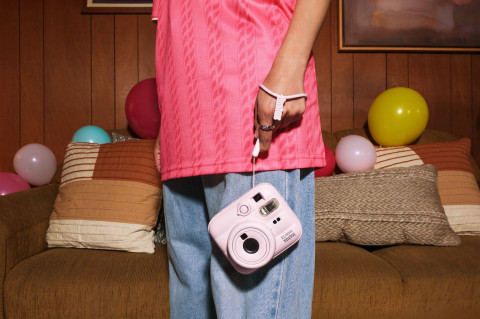 Fujifilm Rilis instax mini 13 di Indonesia, Bisa Self-Timer