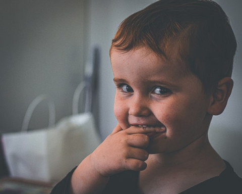 Santai Aja Cara 'Jinakkan' Kebiasaan Gigit Balita yang Bikin Bunda Enggak Pusing