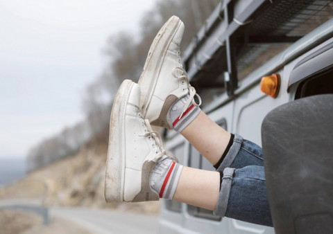 Sepatu Kets Murah tapi Nyaman! Ini 4 Rekomendasi Mulai Rp100 Ribuan yang Worth It