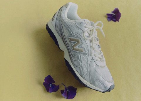 Sepatu Murah Rasa New Balance? Ini 4 Sneakers 200 Ribuan yang Nyaman dan Stylish!