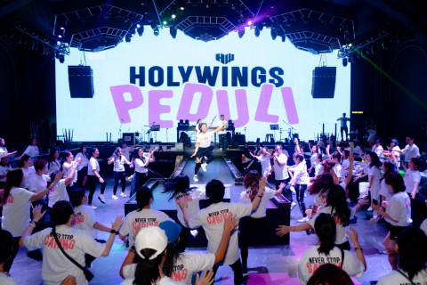 Cara Unik Kenalkan Manfaat Line Dance untuk Kesehatan