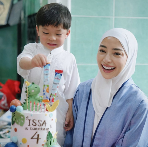 Momen Sederhana Anak Nikita Willy Rayakan Ulang Tahun di TPA