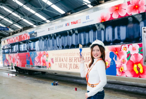 Kartinian Bareng Erika Richardo! KAI & Kemenekraf Sulap Kereta Jadi Galeri Seni