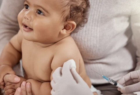 Bayi Belum Bisa Vaksin? Ini 7 Cara Anti Panik Lindungi Si Kecil saat Wabah Campak