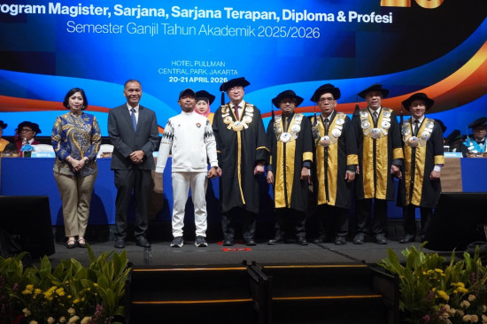 Wisuda Universitas Esa Unggul. DOK UEU