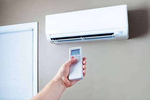 5 Merk AC Low Watt 1/2 PK Terbaik 2026, Aman untuk Listrik Rumah Daya 900 VA