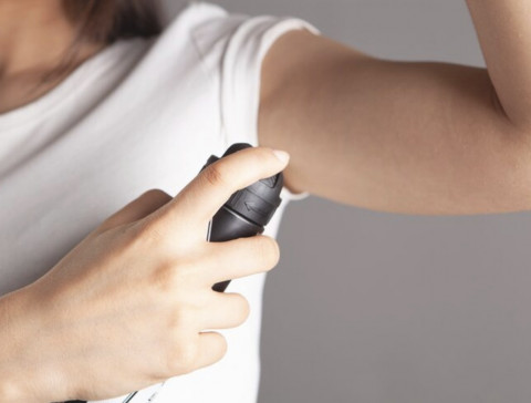Anti Bau Seharian! Rekomendasi Deodorant Spray Bikin Tetap Fresh & Percaya Diri