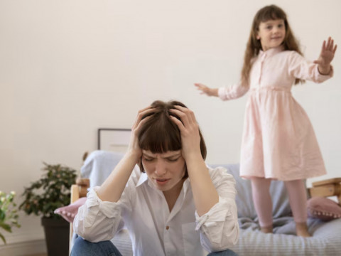 Sekilas Sama-sama Marah, Tapi Ini Bedanya Eggshell Parenting vs Emosi Orang Tua Biasa