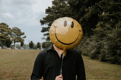 <i>High Functioning Depression</i>: Tetap Produktif, Tapi Diam-Diam Tertekan