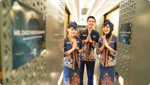 Rekrutmen Pramugara dan Pramugari Kereta Api 2026 Dibuka, Lulusan SMA Bisa Daftar Lho!