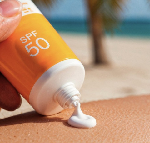 Masih Skip Sunscreen? Ini 5 Fungsi SPF yang Bikin Kulit Lebih Aman dan Awet Muda