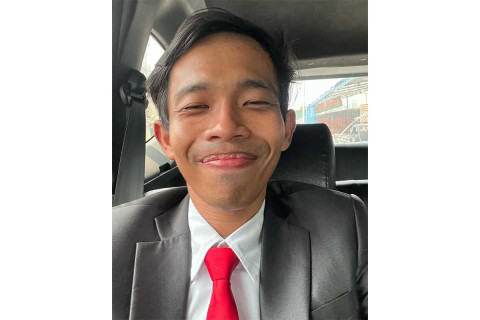 Tersandung Dugaan KDRT, Ini Profil Dede Sunandar