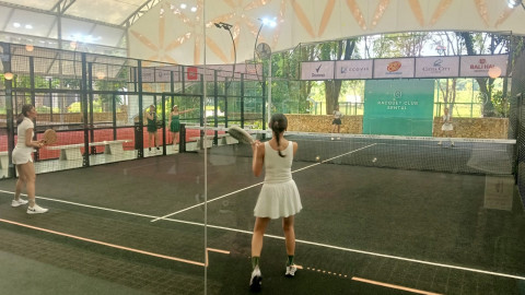 Tempat Padel Kini Jadi Tren Nongkrong Baru Anak Muda