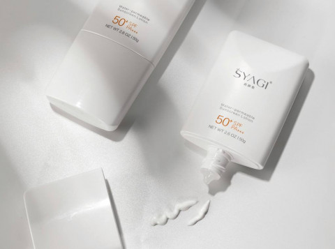 Masih Bingung Bedanya Sunscreen dan Sunblock? Sini Kumpul, Let’s Talk!