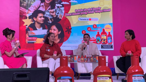 Bukan Cuma Mandi, Ternyata “Reset” Kulit Penting Banget Setelah Aktivitas Padat
