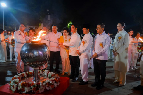 Menpar & Wapres Hadiri Perayaan Waisak di Candi Borobudur
