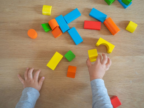 Ide Sensory Play Estetik di Rumah Pake Barang Harian
