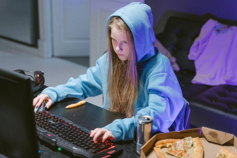 Waspada Red Flags! Tanda Anak Udah 'Tersesat' di Dunia Game