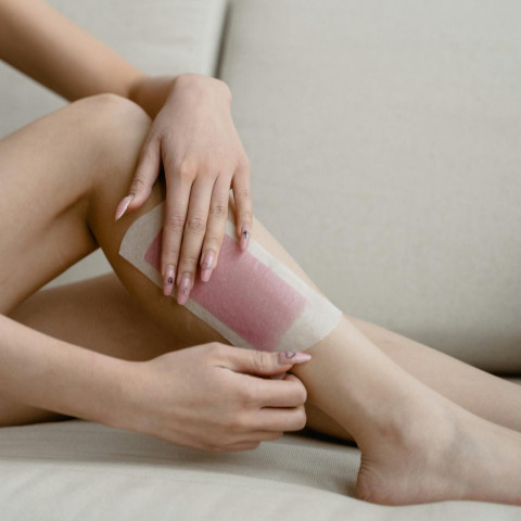 Sering Waxing atau Mencukur Bulu? Waspadai Bahayanya untuk Skin Barrier dan Mikrobioma Kulit