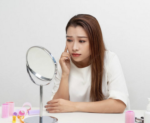 Top Berita Gaya: Alasan Remaja Gampang Jerawatan hingga Brow Gel