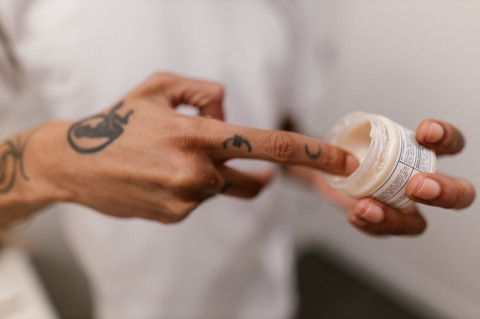 Ciri-ciri Skincare Merkuri yang Kedoknya Bikin Kulit Cepat Putih