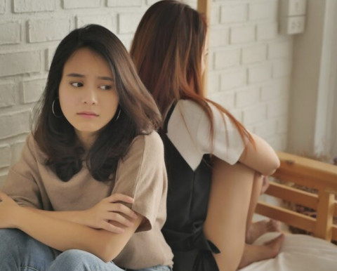 Masih Temenan, Tapi Udah Nggak Klik? Bisa Jadi Kalian Lagi Tumbuh ke Arah Berbeda