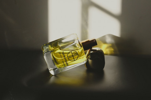 Gak Perlu Mahal, 4 Parfum Minimarket Ini Wanginya Sukses Bikin Candu