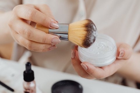 Bukan Cuma Flawless, 4 Bedak Lokal Ini Juga Siap Jaga Muka dari Sinar Matahari