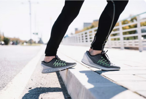 Spill Sepatu Jalan Brand Lokal Rp200 Ribuan Buat Kaki Anti Pegel, Cocok Buat Jalan Jauh!
