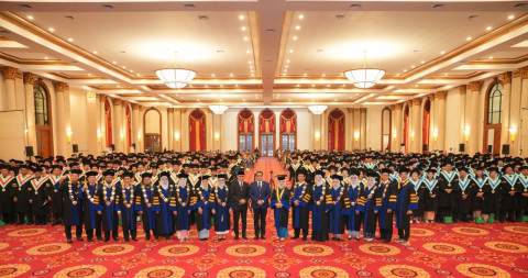 Menteri Ekraf Ajak Wisudawan STIAMI Ciptakan Wirausaha Lewat Ekonomi Kreatif