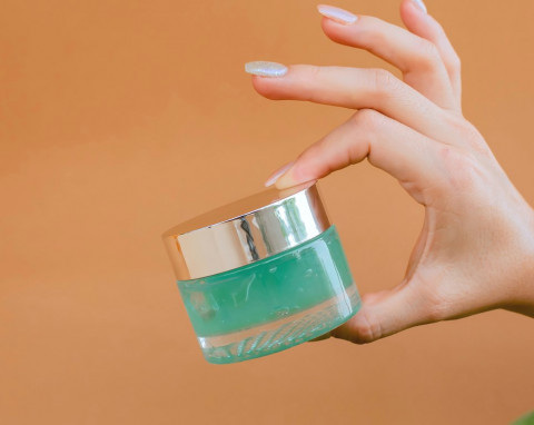 Gak Perlu Pusing, 4 Moisturizer Ini Jagoan Usir Jerawat dan Kurangi Minyak!