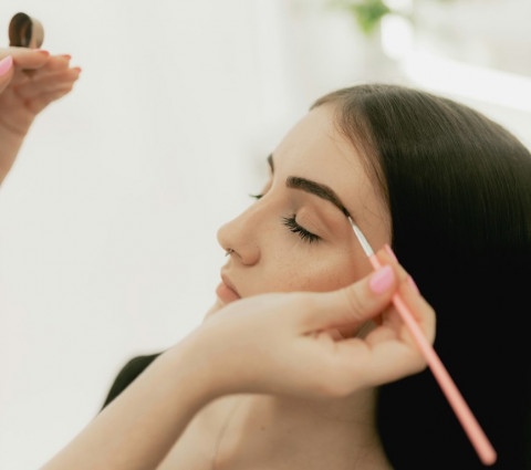 Wajah Mulus Sempurna! Yuk, Kenalan Sama Complexion Makeup